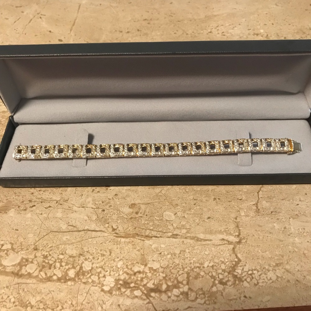 🤩14K Yellow Gold with Brilliant Diamond Bracelet